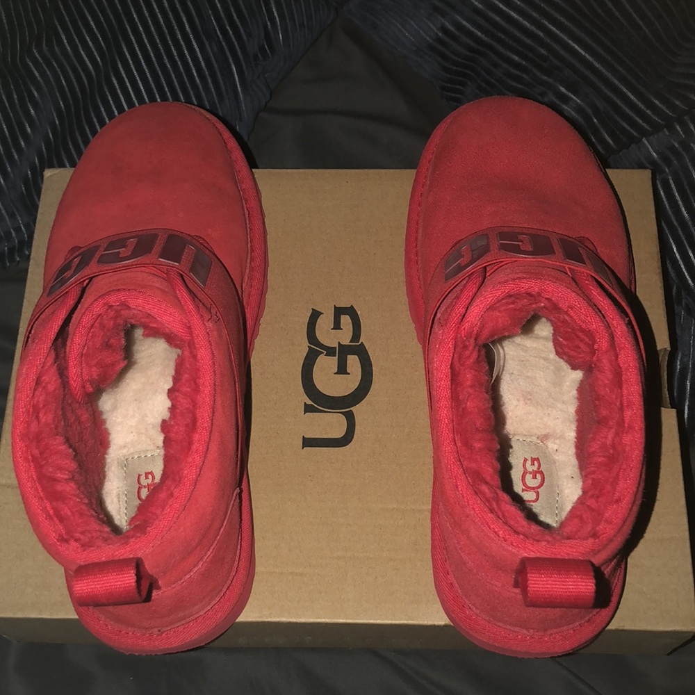 These are the Neumel II Slip On Boot - Ribbon Red they are a size 8 women’s